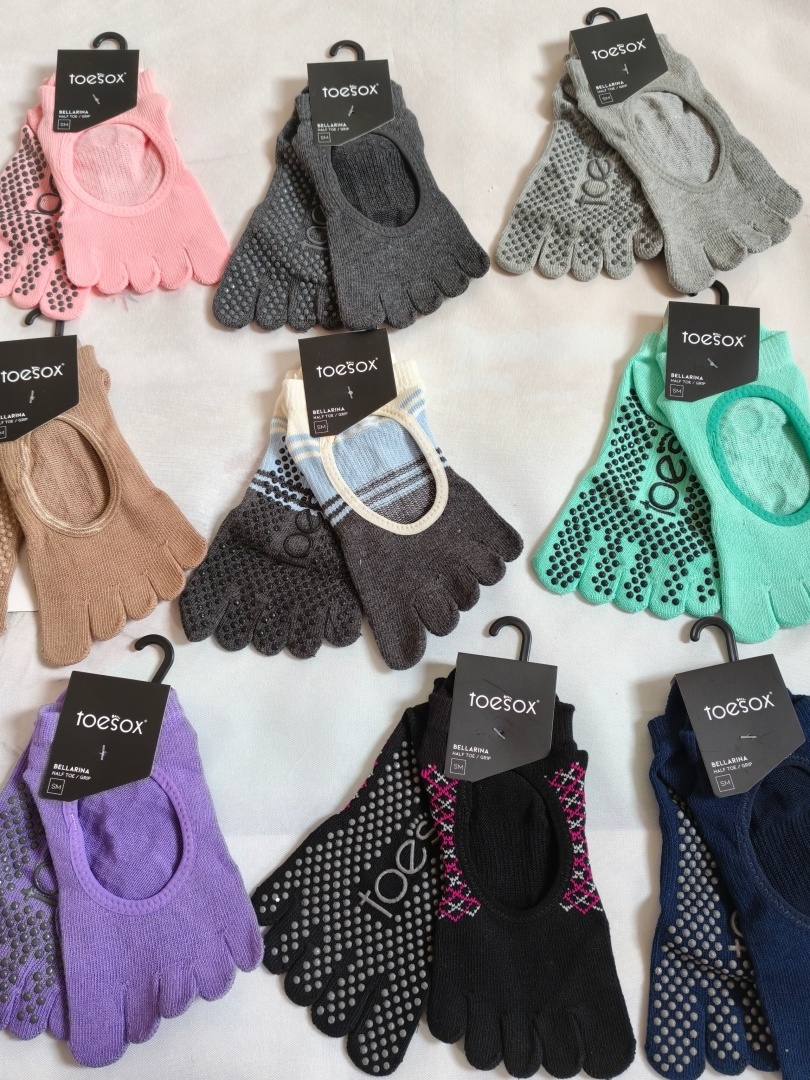 Toesox Yoga Five-Toe Socks Men - Yoga Fitness Wear review and price